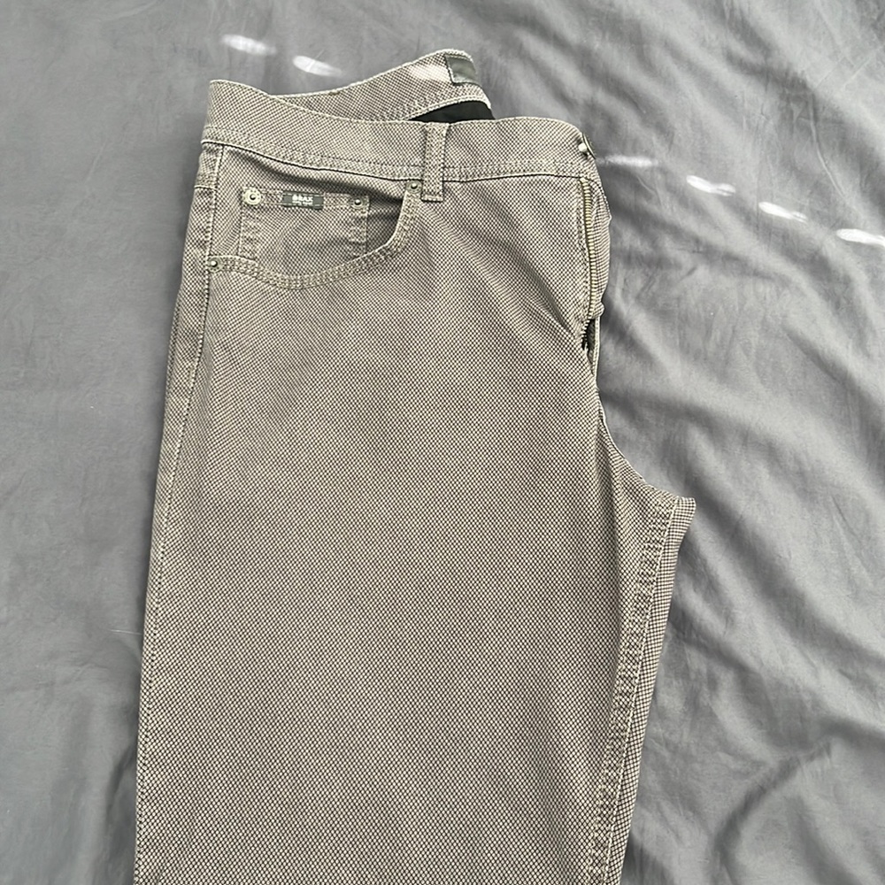 Men’s casual dark gray pant